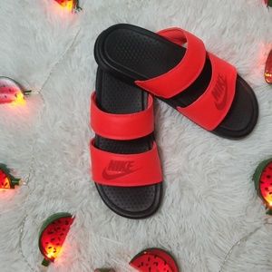 Nike Women's Benassi Duo Ultra Slides 6